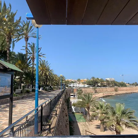 Вилла Punta Prima 3 Bedrooms And Solarium Sea View Торевьиа